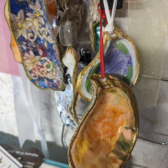 Custom Orders Handcrafted & decoupaged Oyster Clam shells florals animals Maps - Picture 8 of 14